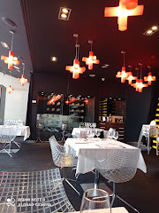Restaurante Cube