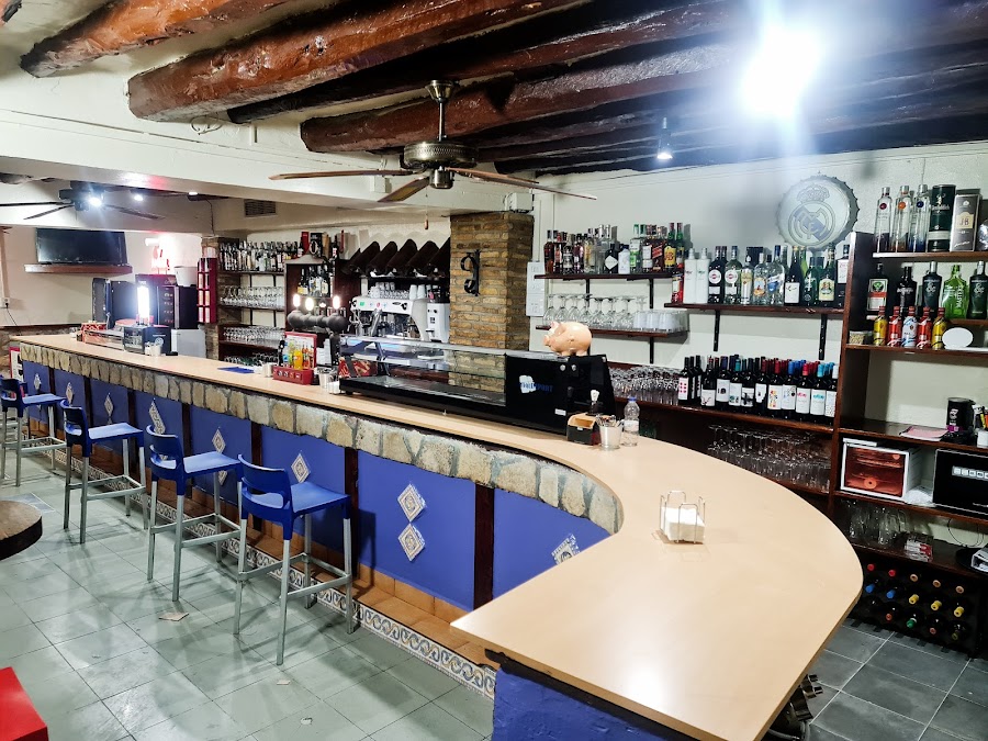 Bar Cafetería “Doble C”.