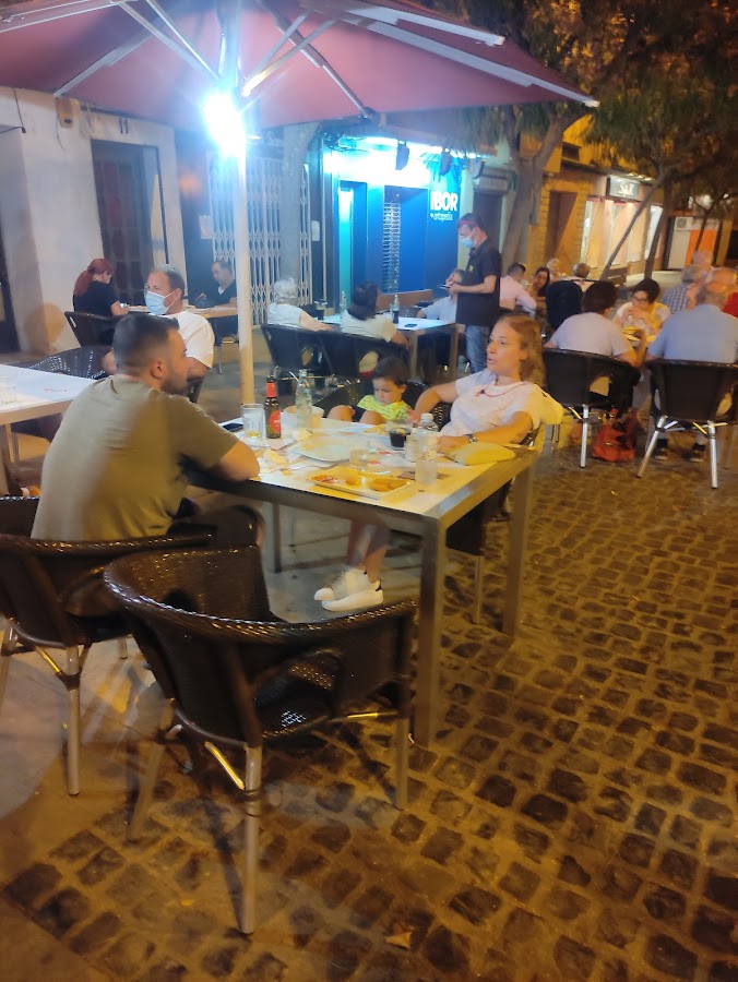 Bar plaza