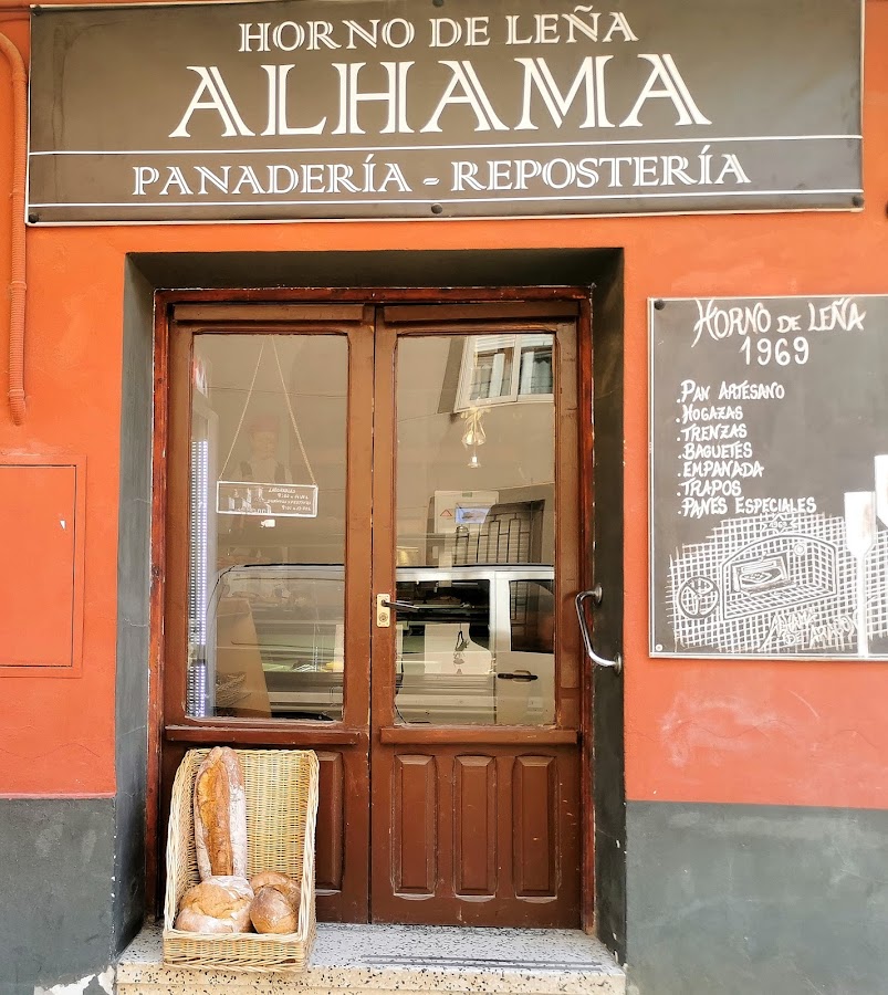 Horno de Leña ALHAMA. panadería y Repostería