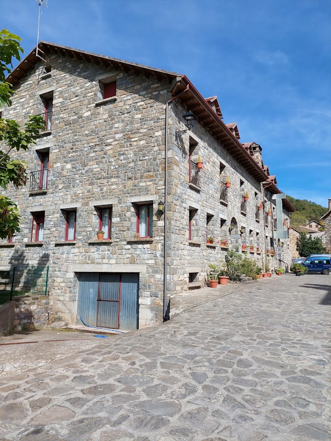 Hotel Restaurante Castillo D Acher
