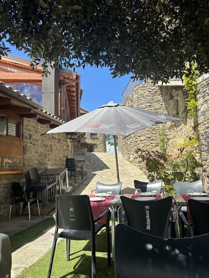 L'Alcina Restaurante Brasería en Pano
