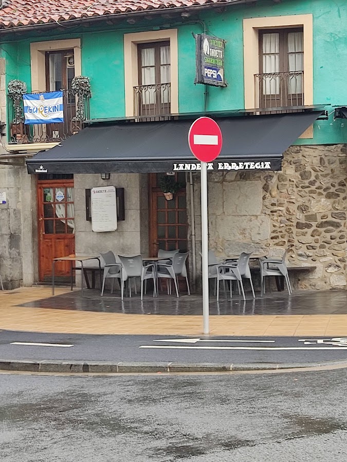 Landeta Jatetxea Sagardotegia