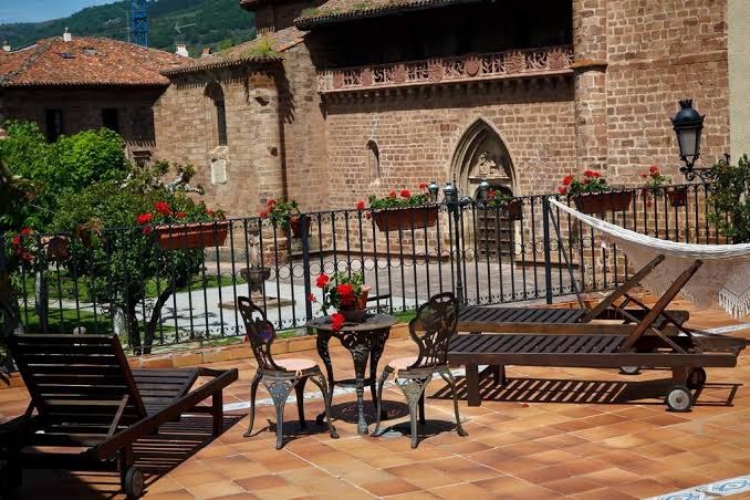 PALACIO AZCÁRATE HOTEL APARTAMENTOS RESTAURANTE CAFETERÍA BODAS