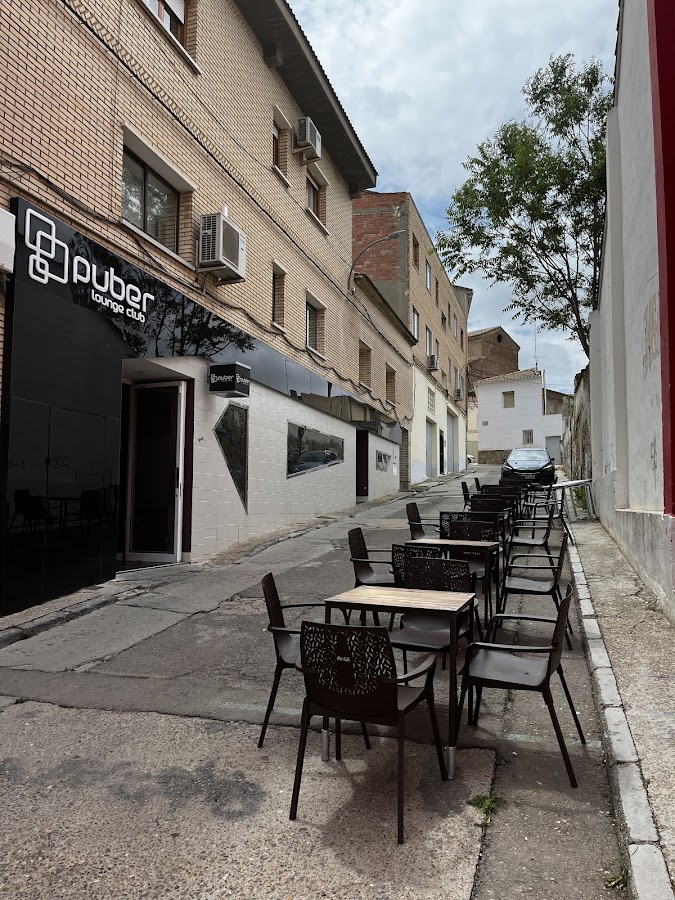 Puber lounge club